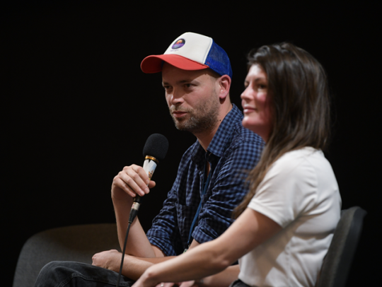 Az Utolsó felvonás c. kísérleti film alkotói: Kiss Máté Gergely rendező és Tóth Evelin Judit operatőr 